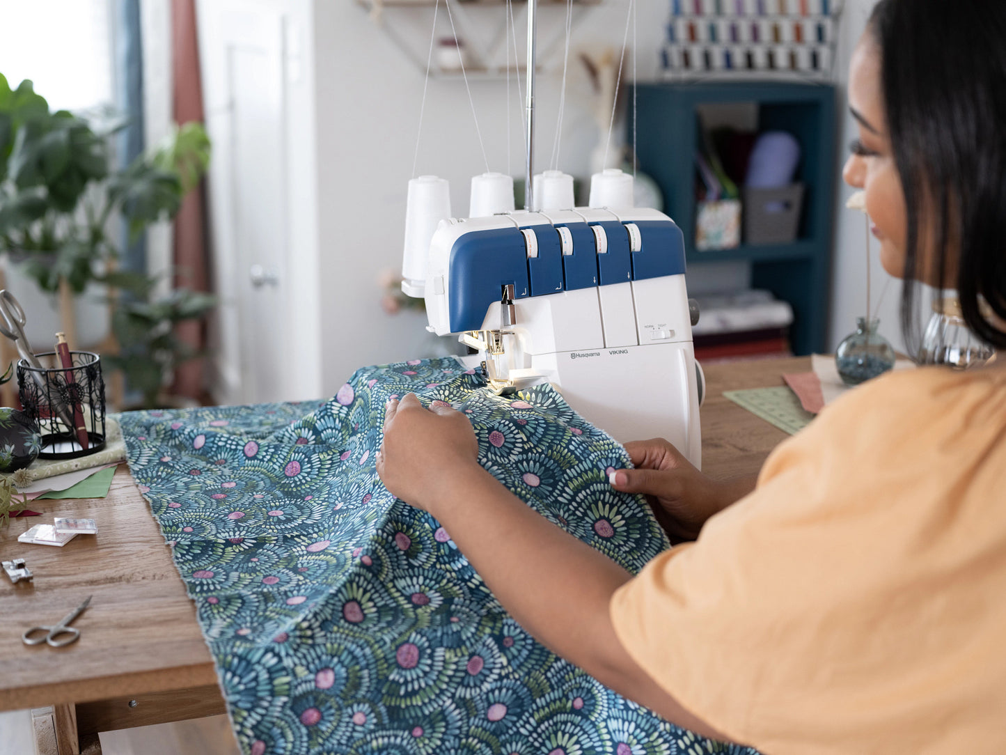 HUSQVARNA VIKING AMBER Air S | 400 Overlock Machine