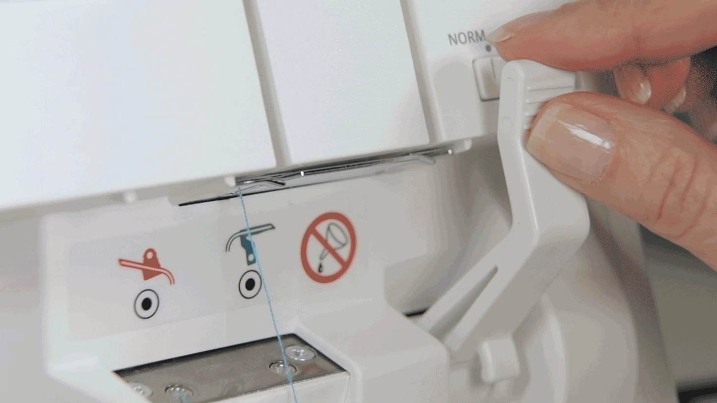 HUSQVARNA VIKING AMBER Air S | 400 Overlock Machine