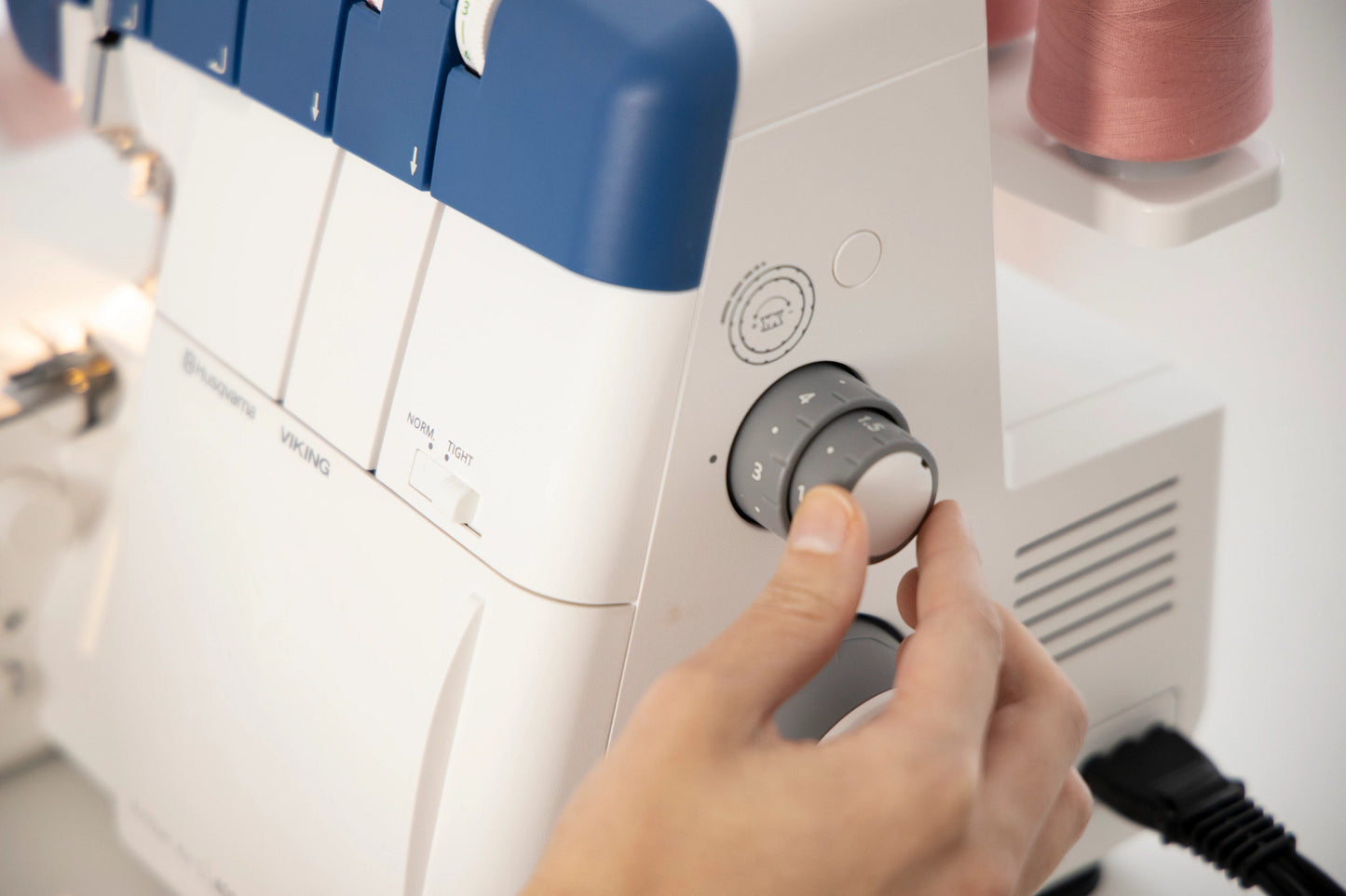 HUSQVARNA VIKING AMBER Air S | 400 Overlock Machine