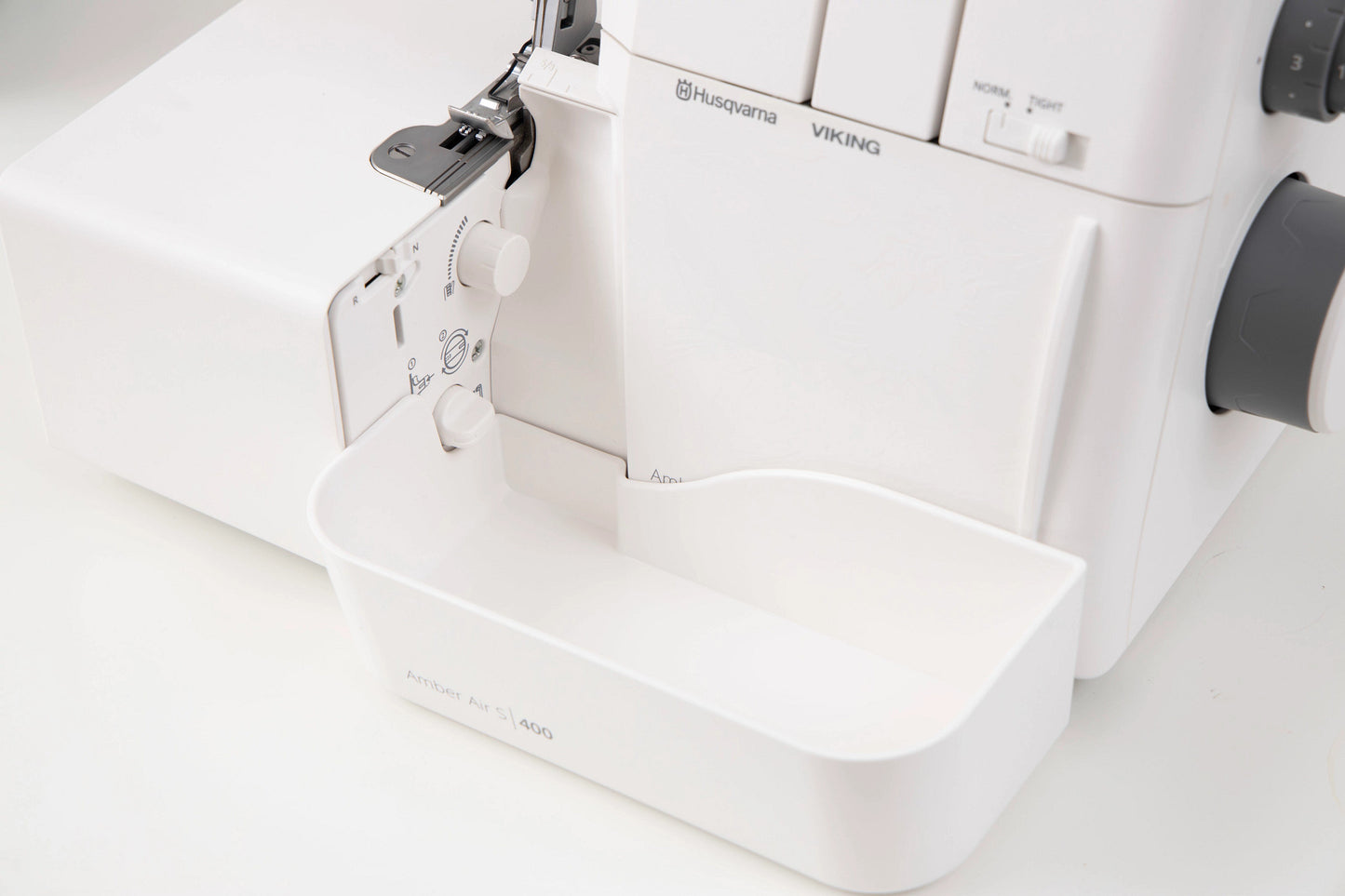 HUSQVARNA VIKING AMBER Air S | 400 Overlock Machine