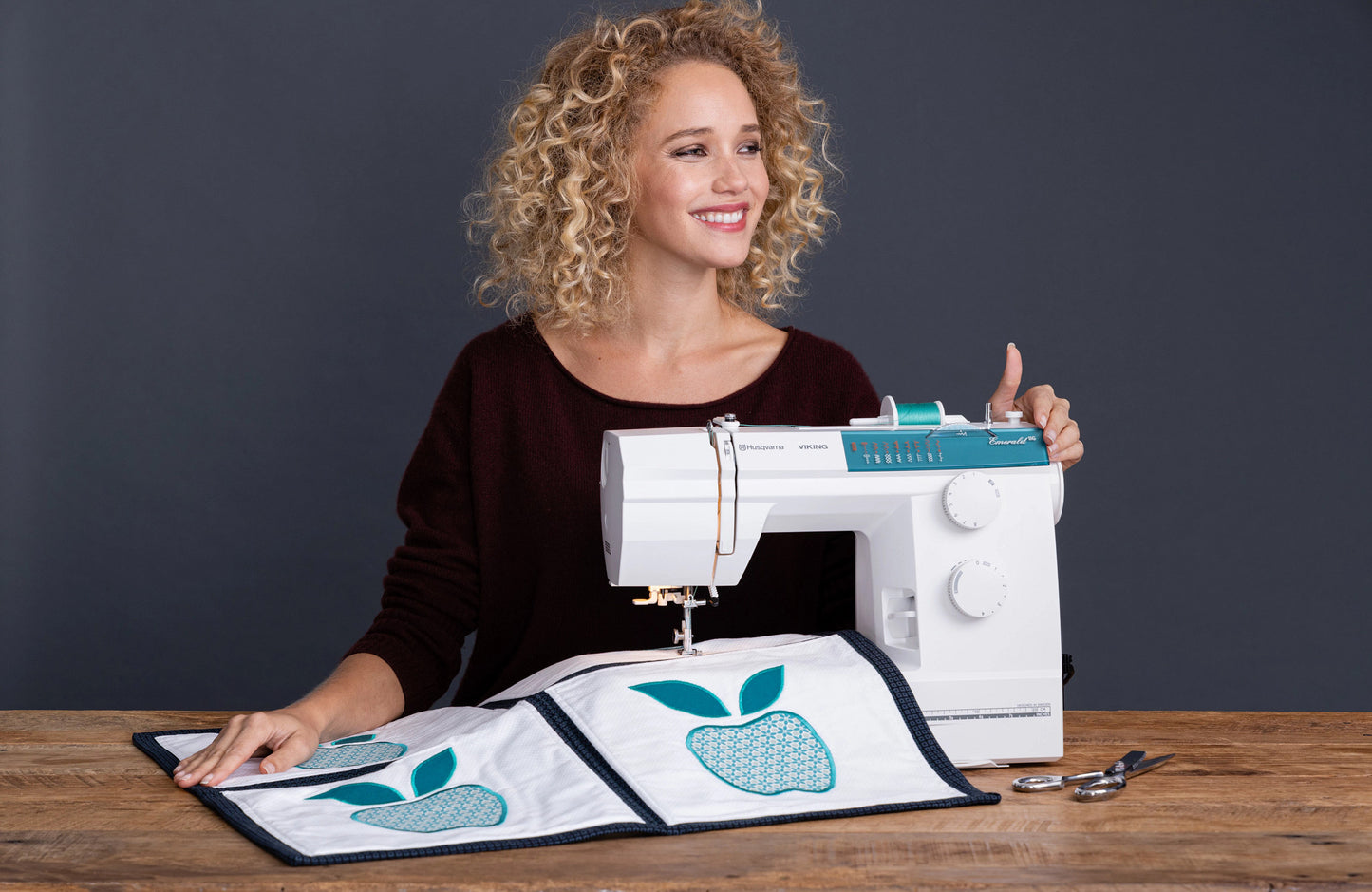 HUSQVARNA VIKING EMERALD 116 Sewing Machine