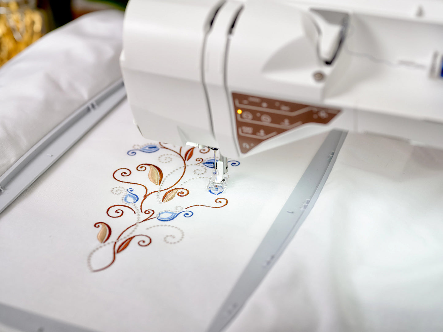 HUSQVARNA VIKING DESIGNER TOPAZ 50 Sewing & Embroidery Machine