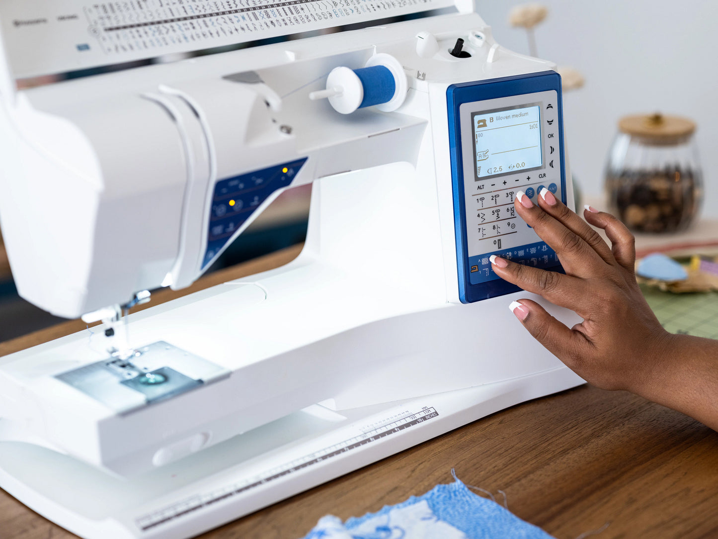 HUSQVARNA® VIKING® SAPPHIRE™ 930 Sewing Machine