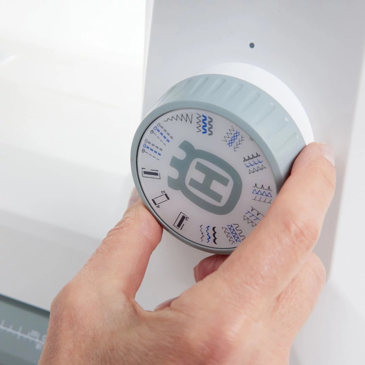 HUSQVARNA VIKING ONYX 15