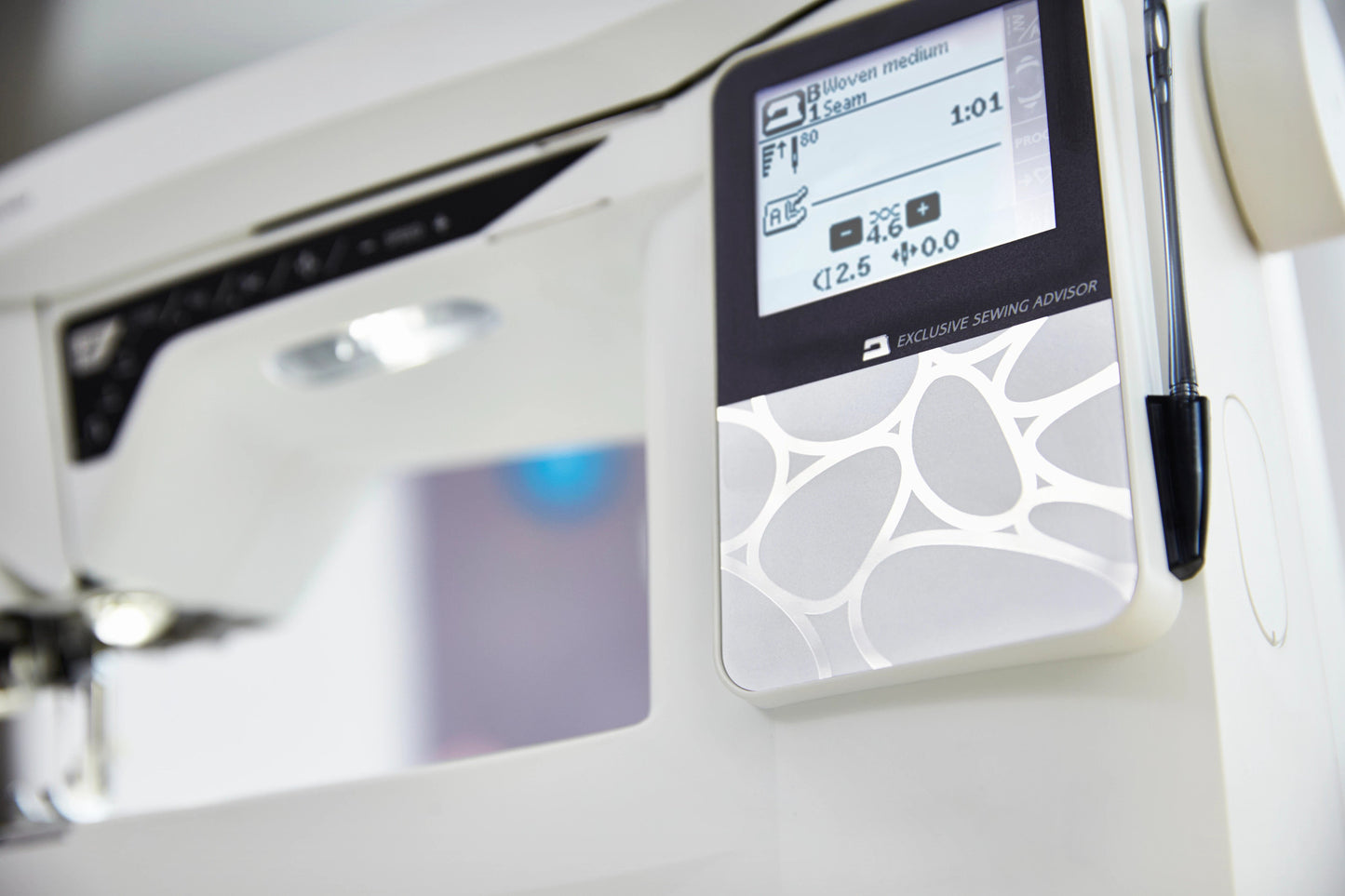 HUSQVARNA VIKING OPAL 690Q Sewing Machine