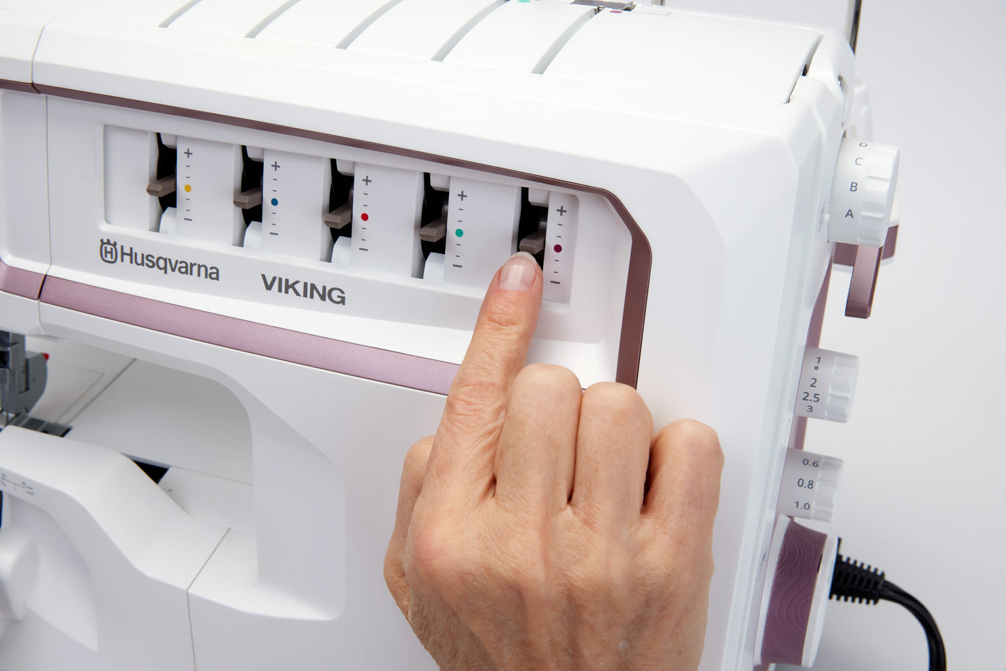 HUSQVARNA VIKING AMBER Air S | 500 Coverlock Machine