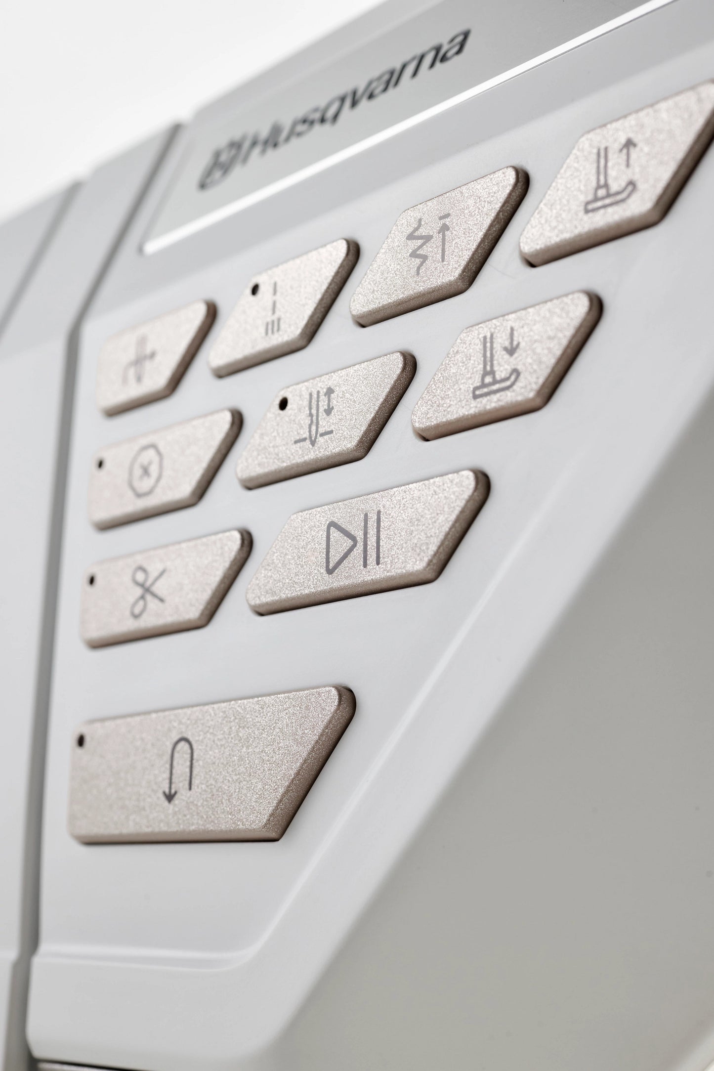 HUSQVARNA VIKING DESIGNER EPIC 3 Sewing & Embroidery Machine Starlight Bronze