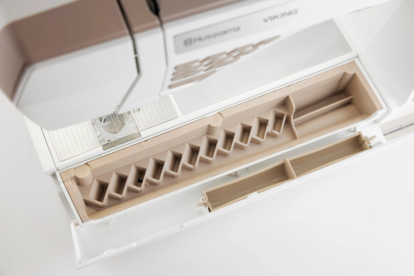 HUSQVARNA VIKING DESIGNER EPIC 3 Sewing & Embroidery Machine Starlight Bronze