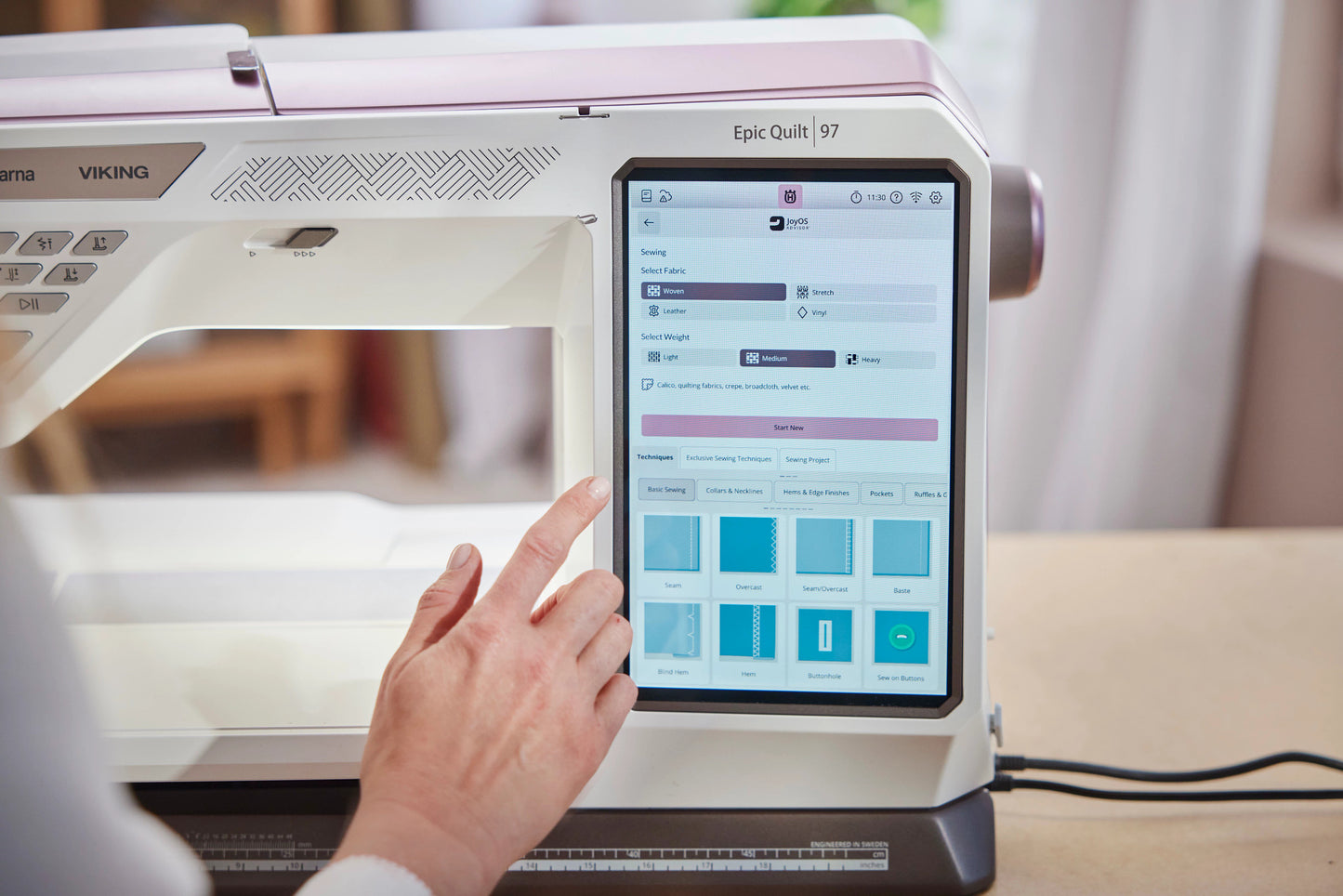 HUSQVARNA VIKING EPIC QUILT 97 Sewing Machine