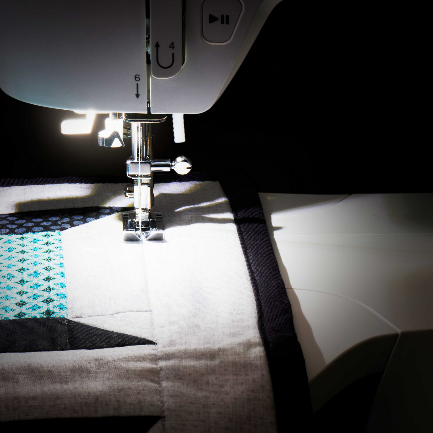 SINGER Elite CE677 Sewing Machine