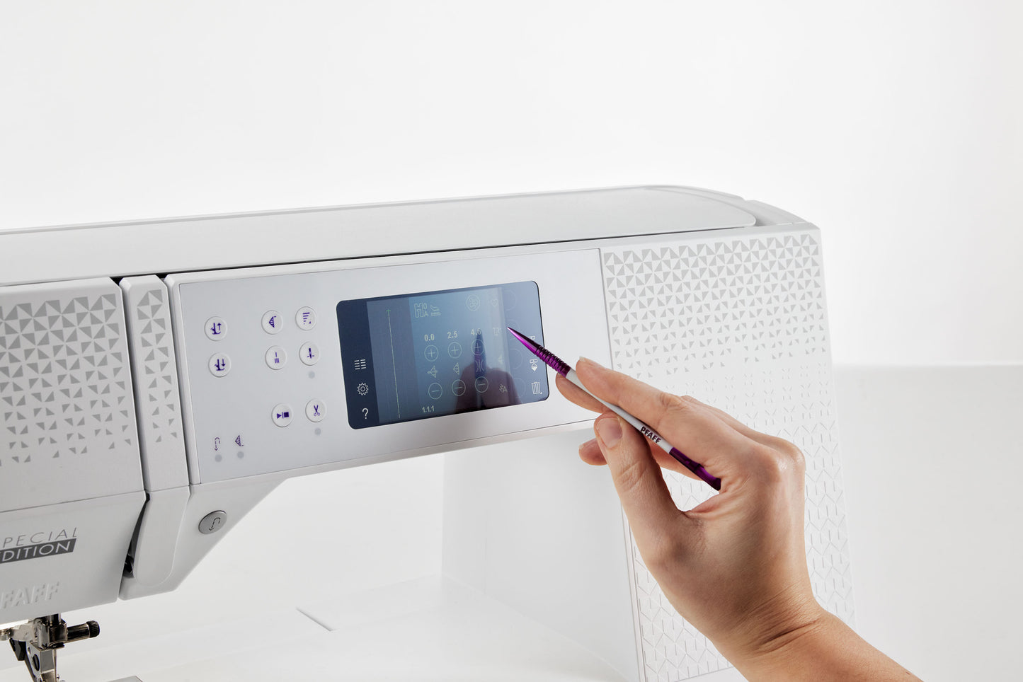 PFAFF expression 710 Sewing Machine Special Edition